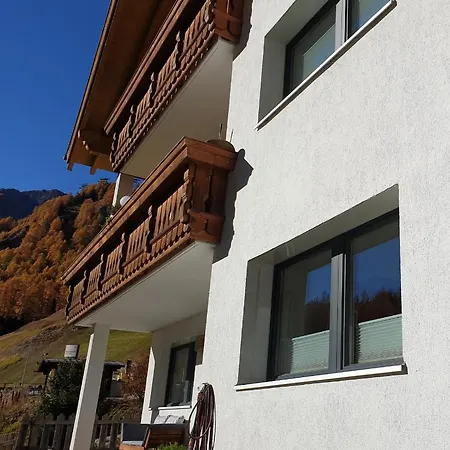 Chasa Max Apartment